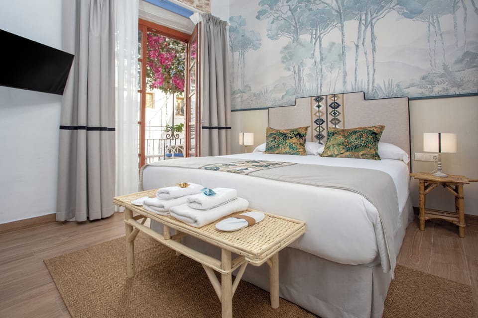 In-room safe, laptop workspace, blackout drapes, free WiFi