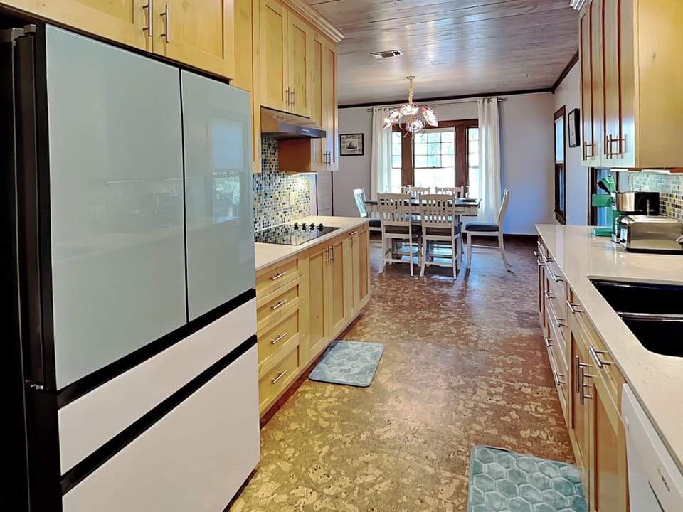 Full Size Kitchen