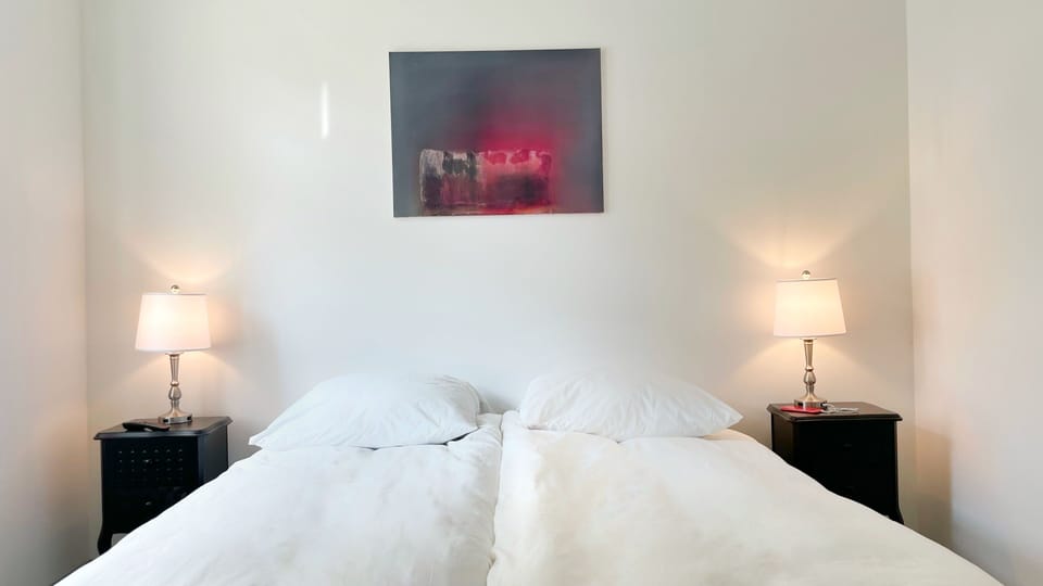 1 bedroom, individually decorated, individually furnished
