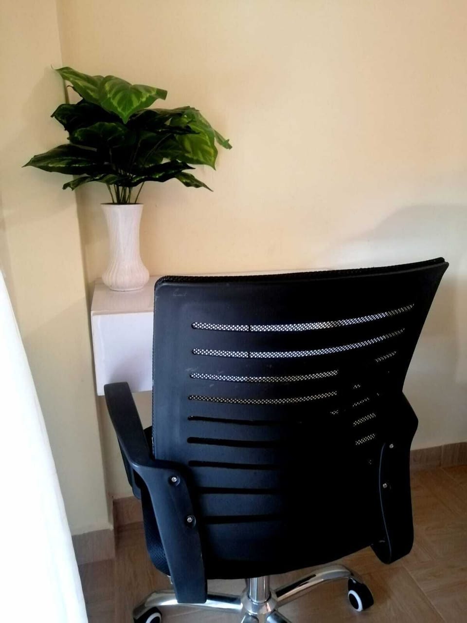 Deluxe Apartment, City View | Living area | 24-inch Smart TV with digital channels