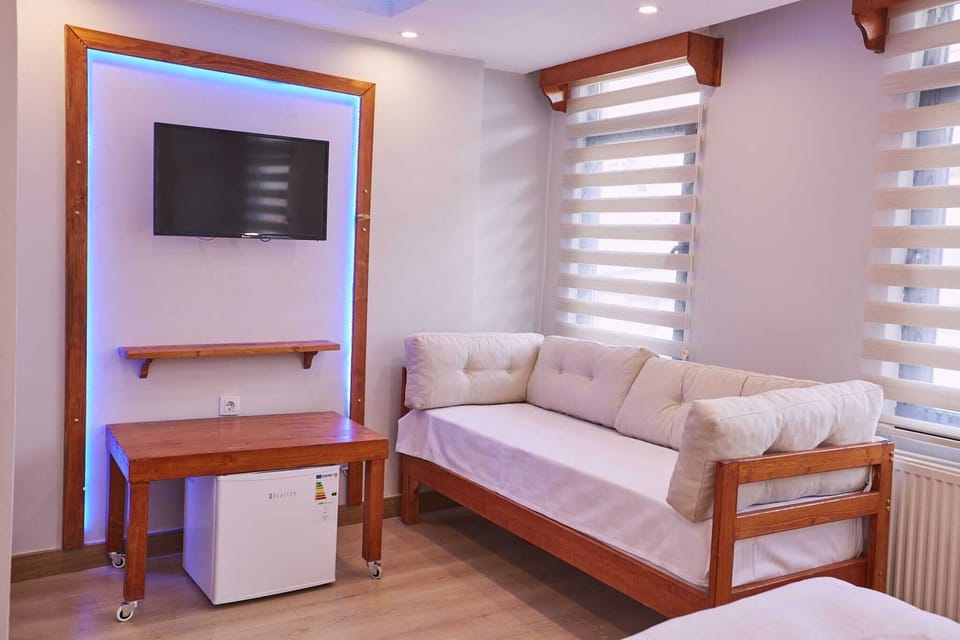 Deluxe Double Room Single Use, City View | Soundproofing, cribs (free), bed sheets