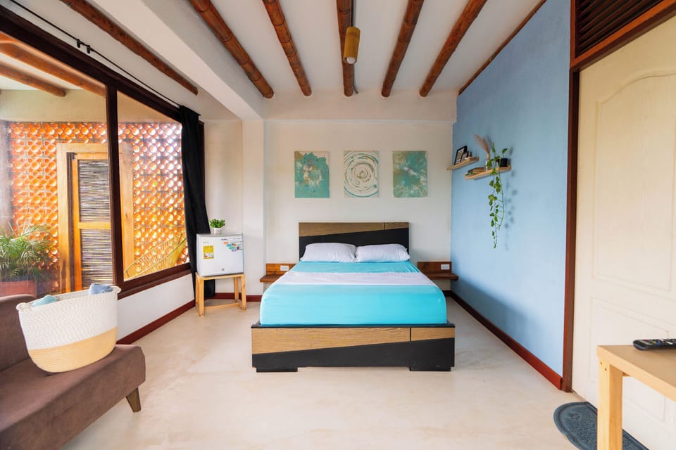 Classic Double Room, 1 Double Bed with Sofa bed, Private Bathroom | Desk, laptop workspace, soundproofing, WiFi (free)