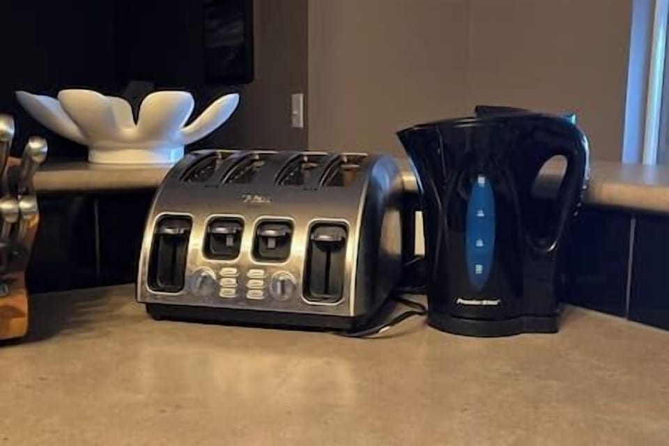 Toaster and kettle.