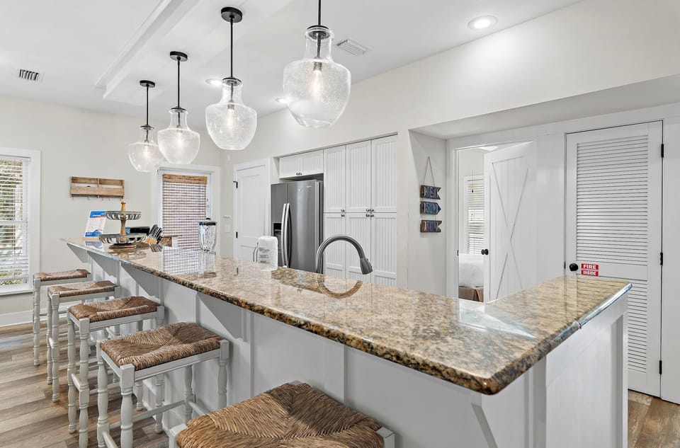 House, Multiple Beds (The Brown Pelican) | Private kitchen | Oven, toaster