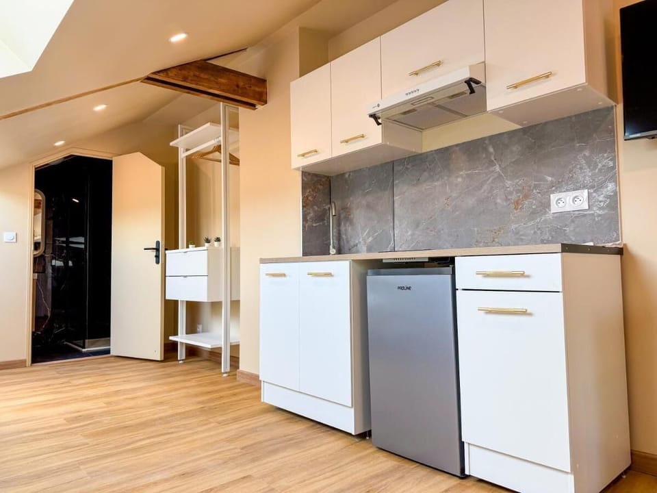 Classic Room, Multiple Beds, Kitchenette | WiFi (free)