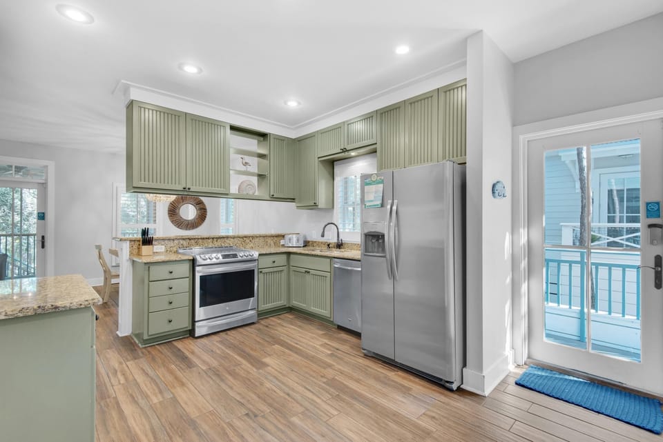 House, Multiple Beds (The Grey Gull) | Private kitchen | Oven, toaster