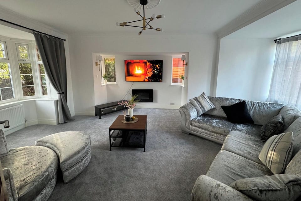 House | Living area | TV, fireplace