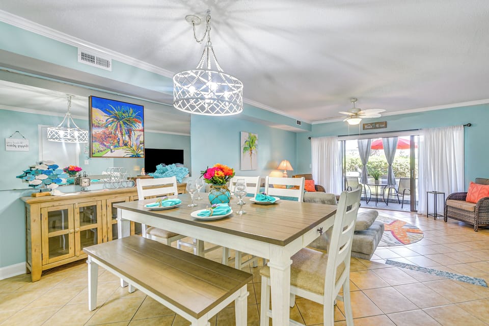 Dining Area | 1st Floor | Dishware/Flatware | Free WiFi