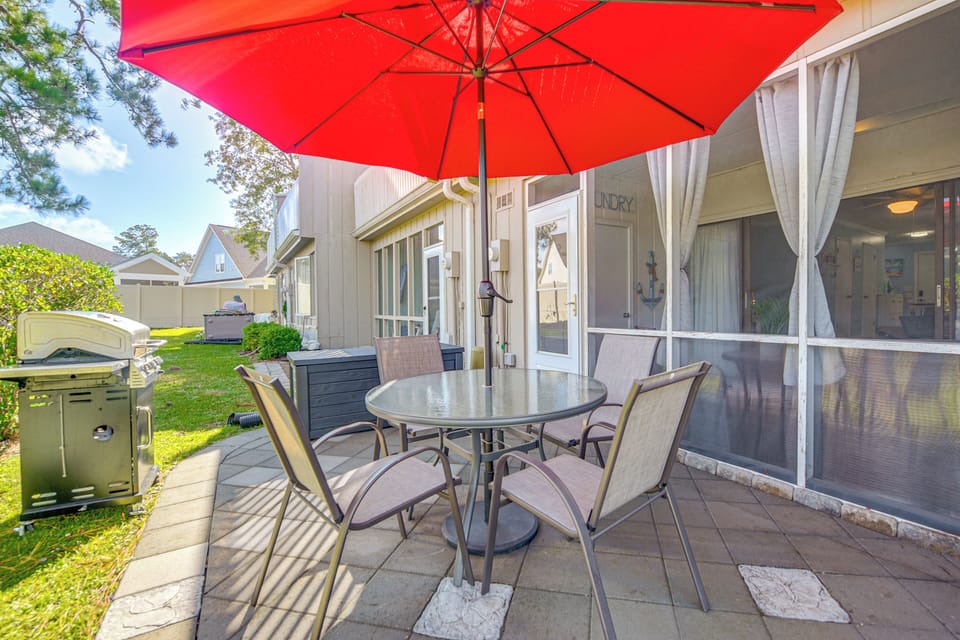 Patio | Gas Grill | Outdoor Seating & Dining