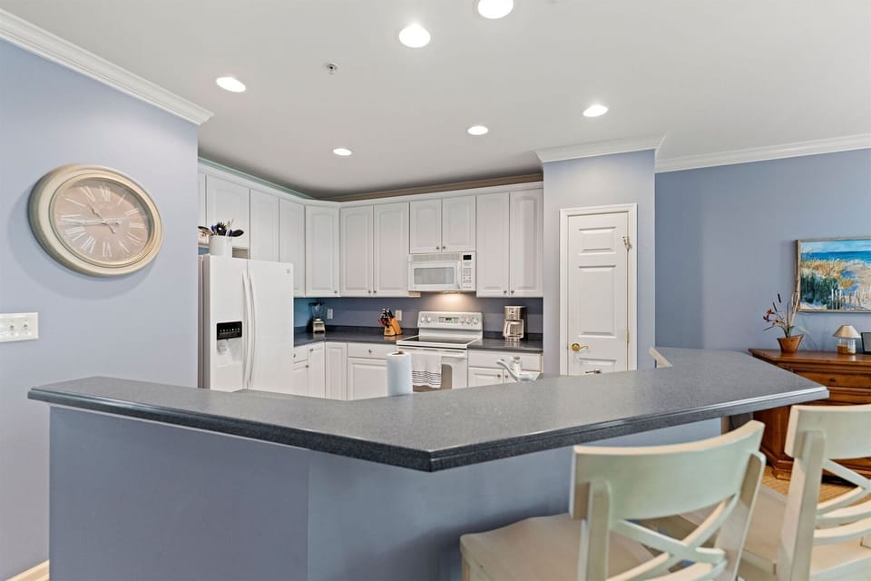 Sunset Island 4 Fountain Drive East 2A Kitchen