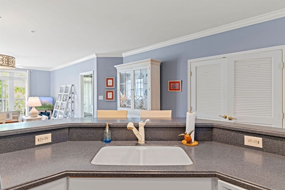 Sunset Island 4 Fountain Drive East 2A Kitchen Area