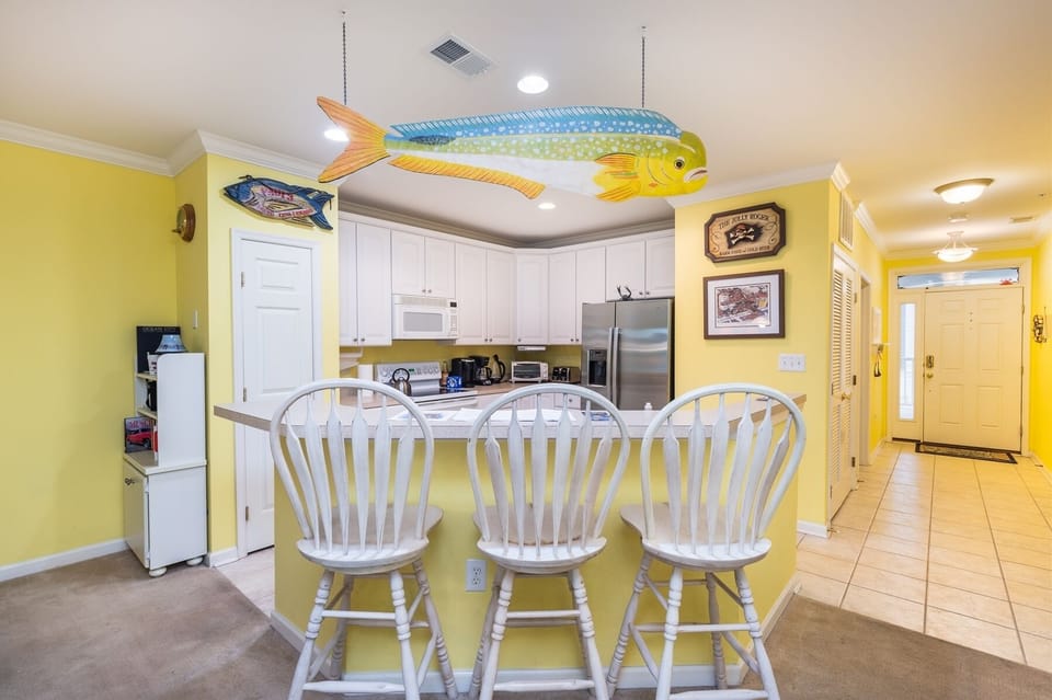 Sunset Island 2 Fountain Drive East, Unit 2C Kitchen