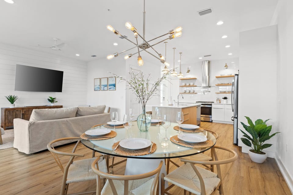 Deluxe Townhome, Partial Ocean View | In-room dining