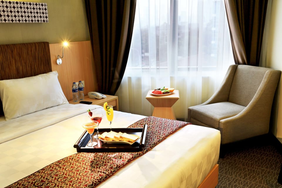 Deluxe Double Room, 1 Double Bed, City View | Premium bedding, in-room safe, desk, free WiFi