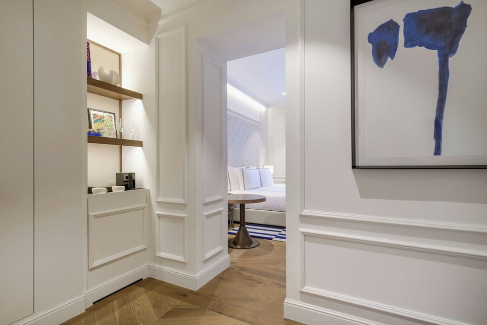 Superior Room, 1 King Bed, Non Smoking | Premium bedding, down comforters, minibar, in-room safe