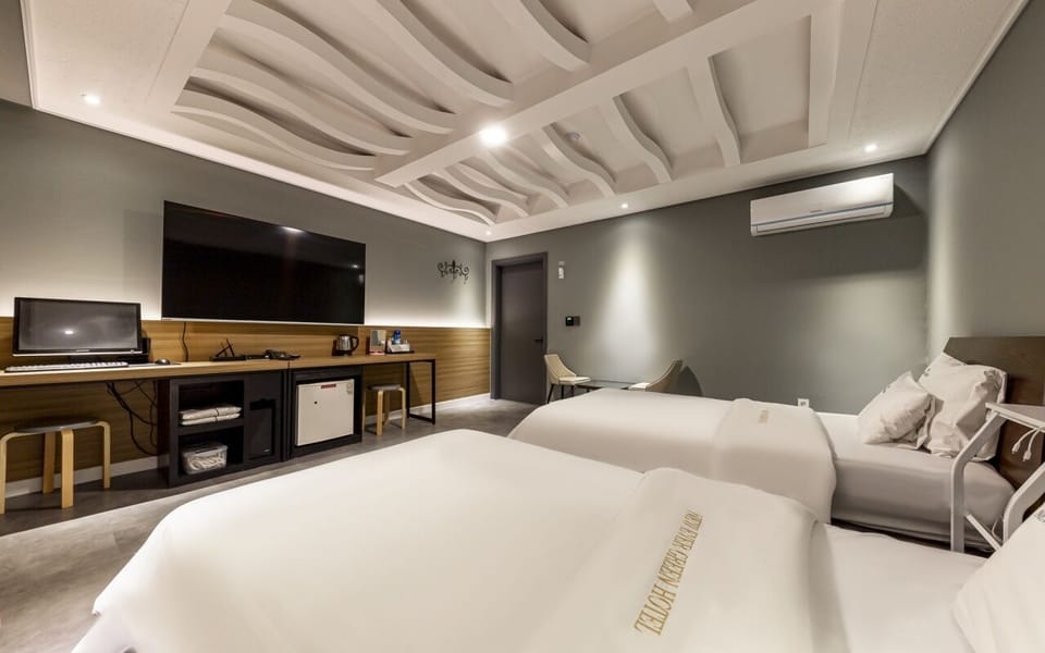 Business Single Single | Desk, blackout drapes, free WiFi, bed sheets