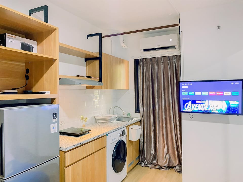Deluxe Studio | Private kitchen | Fridge, stovetop, rice cooker