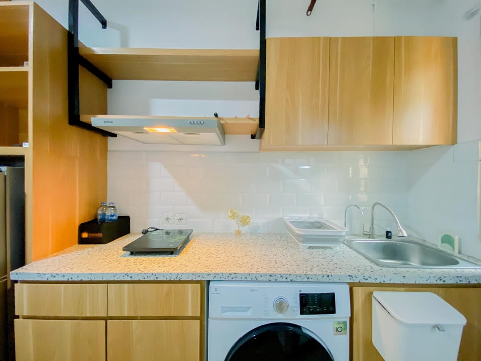 Deluxe Studio | Private kitchen | Fridge, stovetop, rice cooker