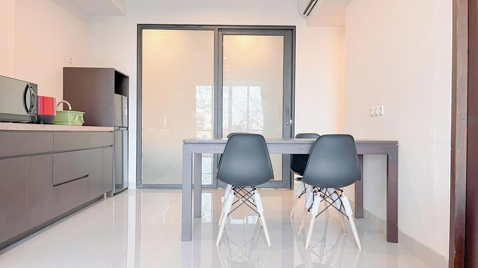 Deluxe Apartment | Dining room