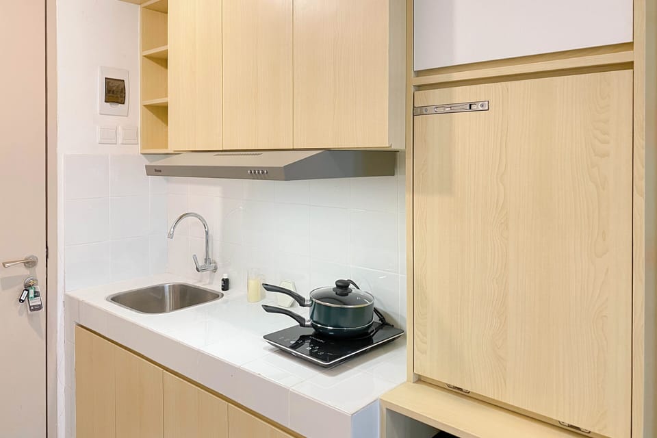 Deluxe Studio | Private kitchen | Mini-fridge, stovetop, rice cooker