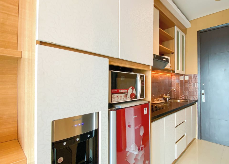 Deluxe Studio | Private kitchen | Fridge, microwave, stovetop, rice cooker