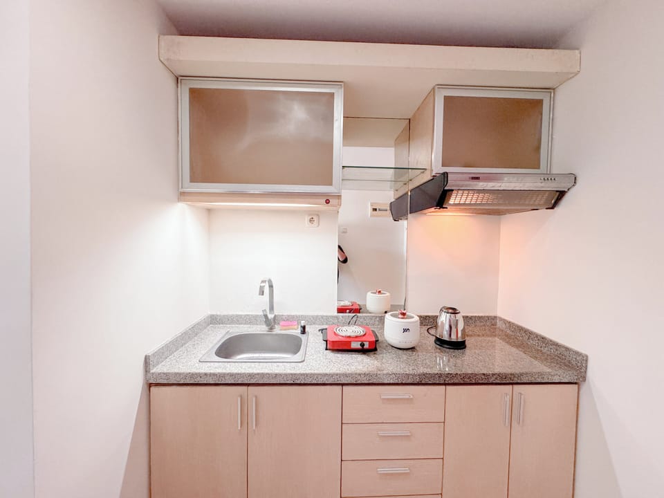 Deluxe Studio | Private kitchen | Fridge, stovetop, rice cooker
