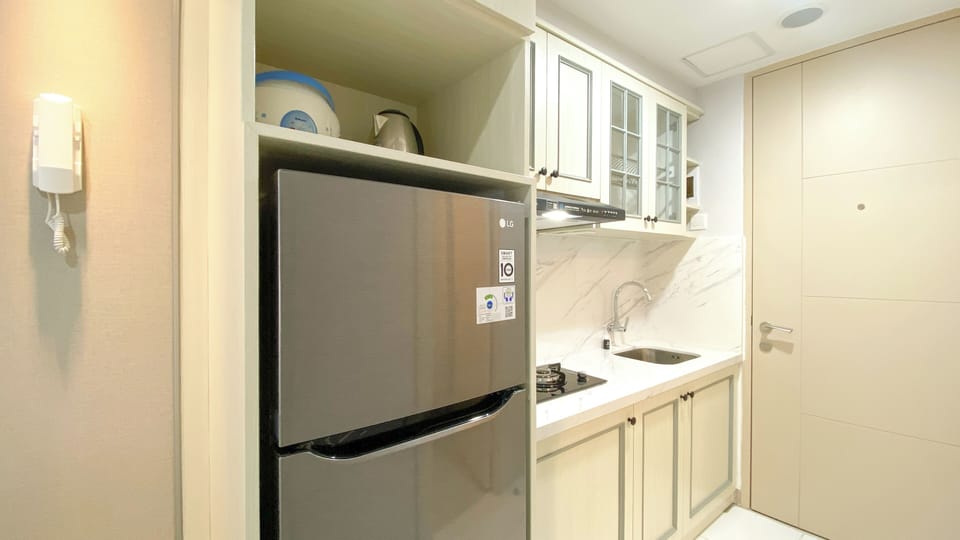 Deluxe Studio | Private kitchen | Fridge, stovetop, rice cooker