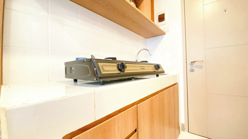Deluxe Studio | Private kitchen | Mini-fridge, stovetop, rice cooker