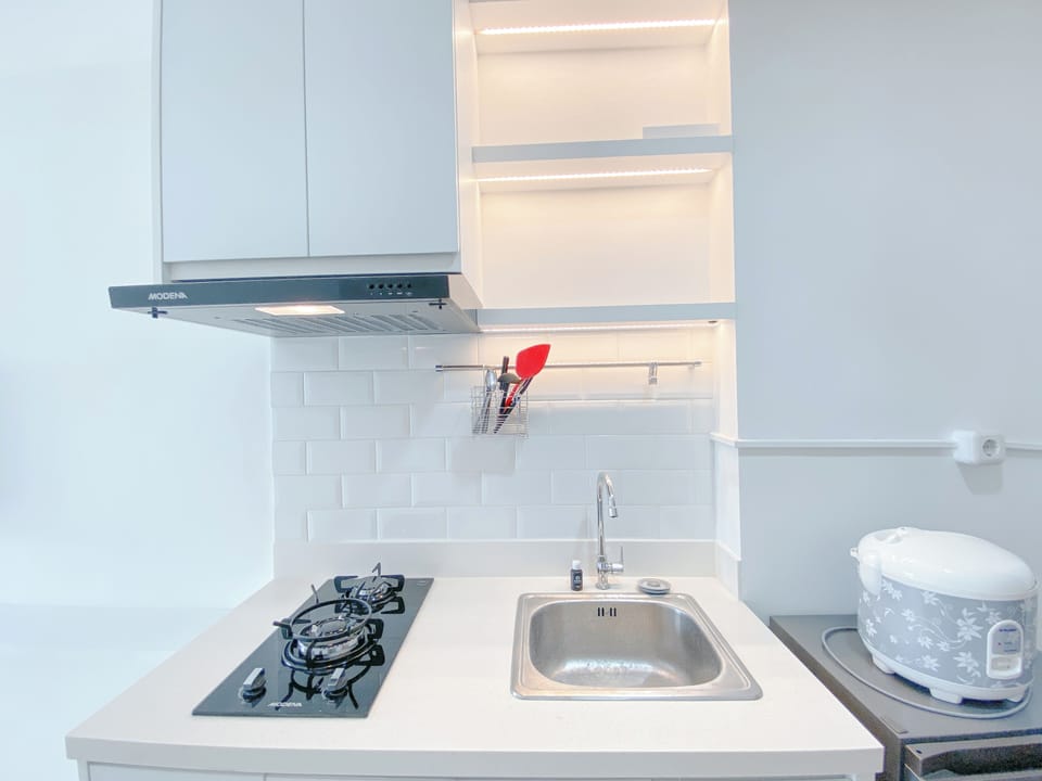 Deluxe Studio | Private kitchen | Fridge, stovetop, rice cooker