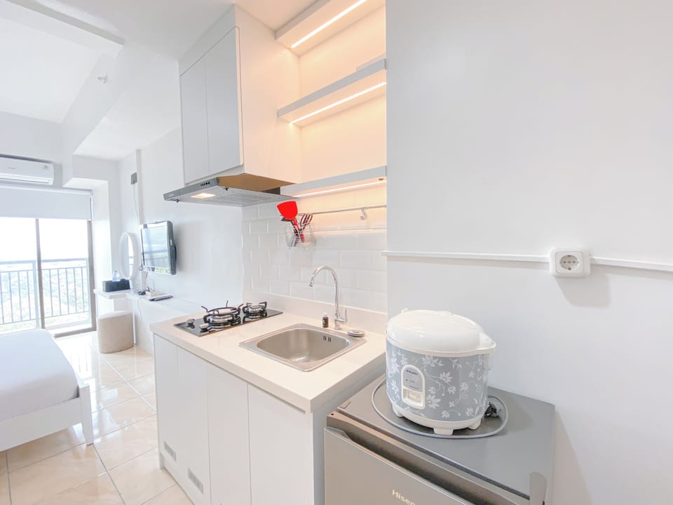 Deluxe Studio | Private kitchen | Fridge, stovetop, rice cooker