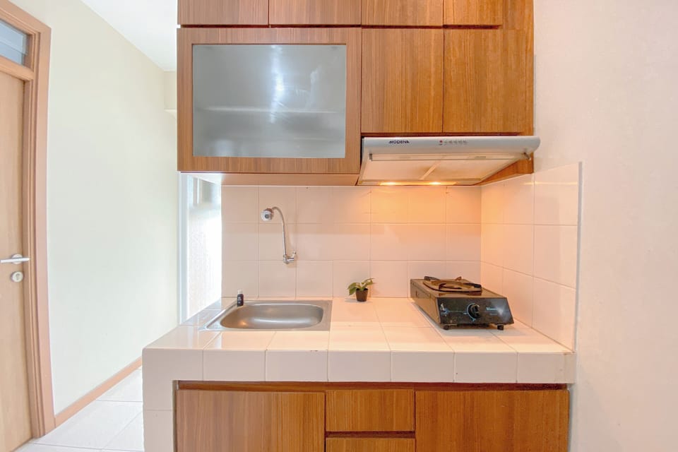 Deluxe Apartment | Private kitchen | Fridge, stovetop, rice cooker