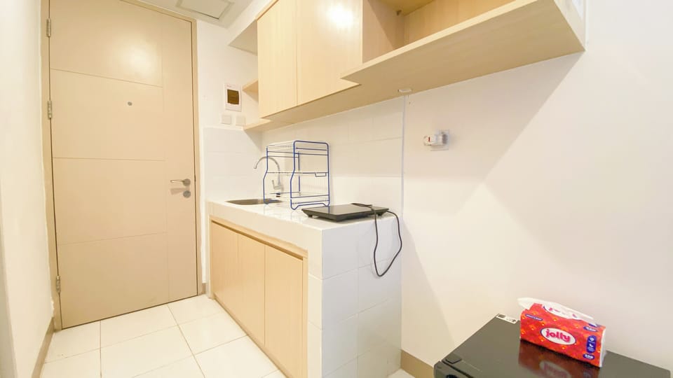 Deluxe Studio | Private kitchen | Mini-fridge, stovetop, rice cooker