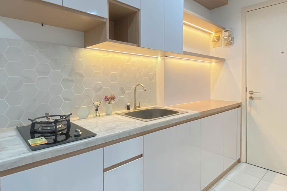 Deluxe Studio | Private kitchen | Mini-fridge, stovetop, rice cooker