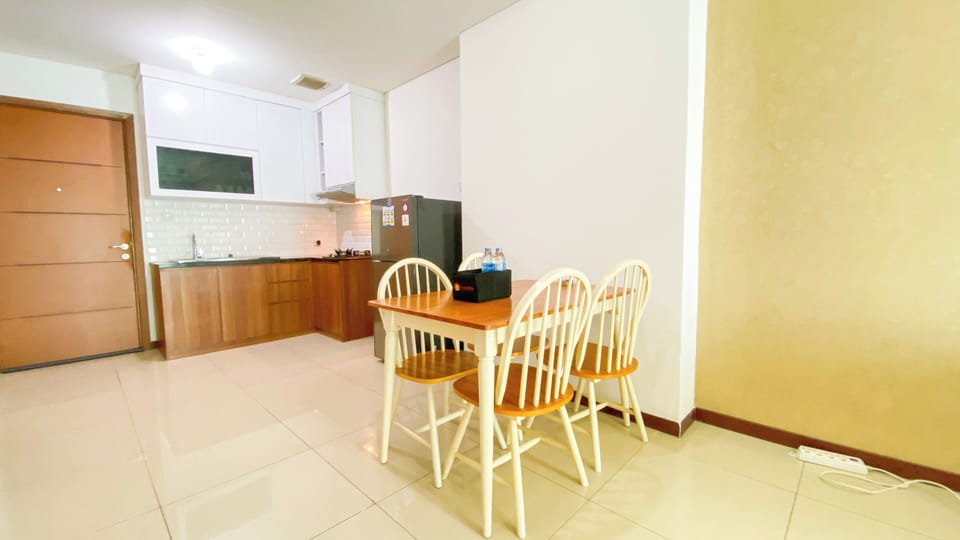 Deluxe Apartment | Dining room