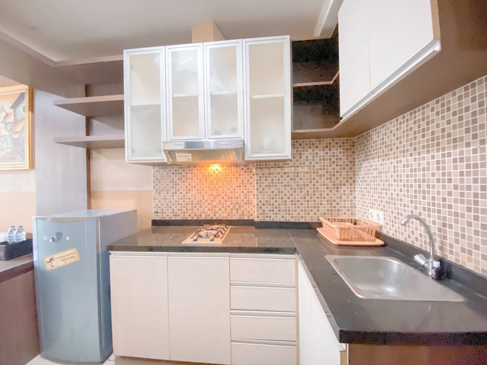Deluxe Apartment | Private kitchen | Fridge, stovetop, rice cooker
