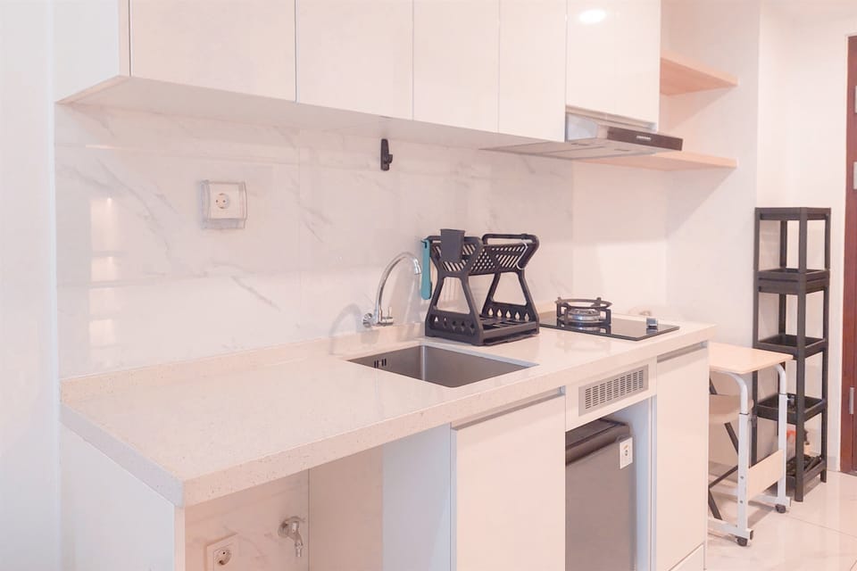 Deluxe Studio | Private kitchen | Mini-fridge, stovetop, rice cooker