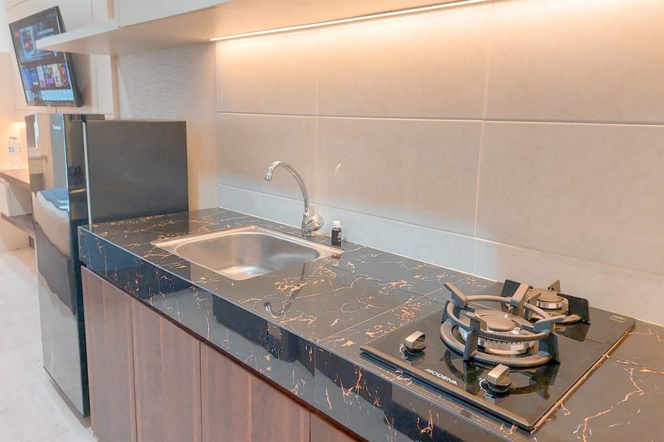 Deluxe Studio | Private kitchen | Fridge, stovetop, rice cooker