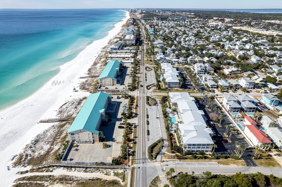 Condo, 2 Bedrooms | Aerial view
