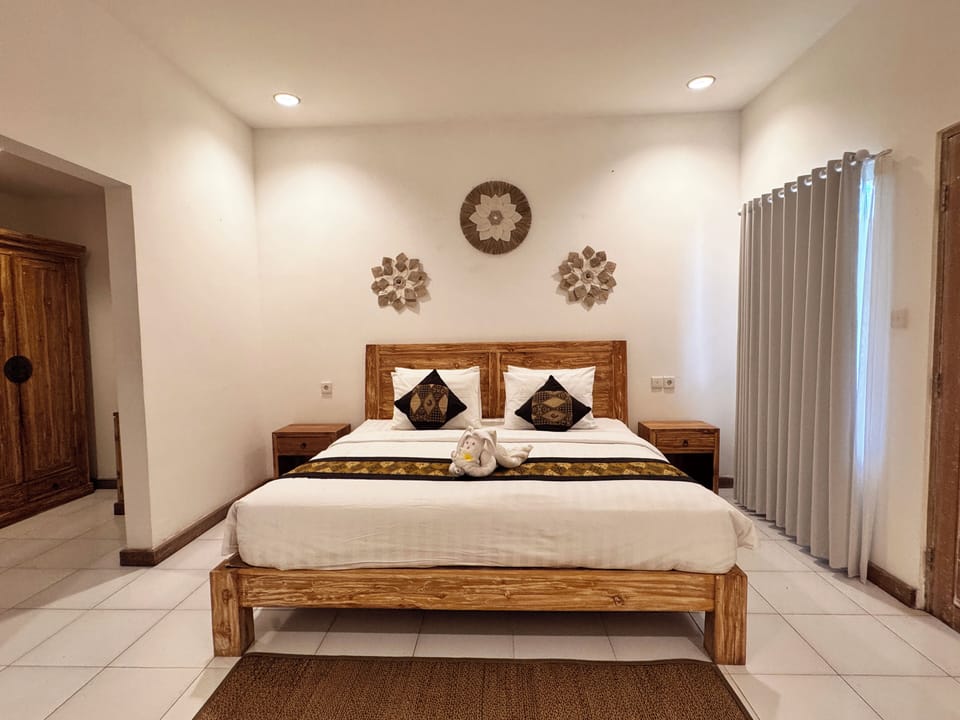 In-room safe, desk, laptop workspace, blackout drapes