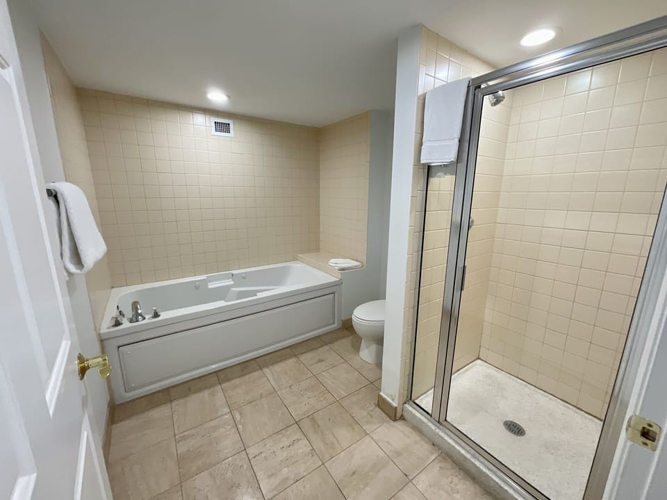 1703 Brighton, Newly Remodeled Condo With Full Access! 3 Bedroom Condo Apartment in South Carolina