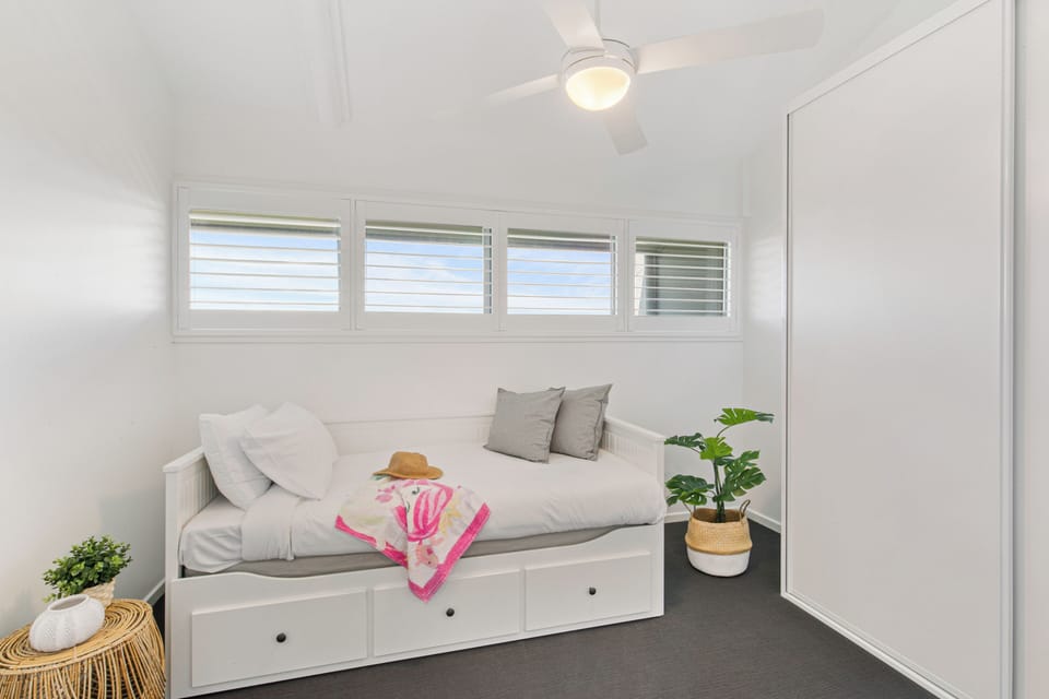 Family House, Balcony, Ocean View | Premium bedding, iron/ironing board, WiFi (free), bed sheets