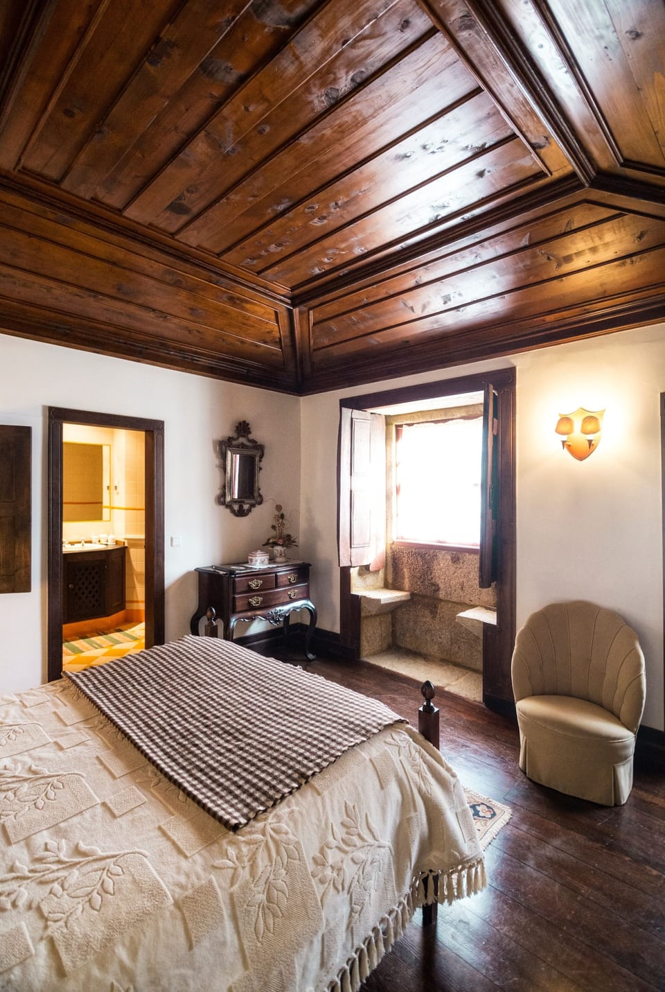 Double Room | Desk, free cribs/infant beds, rollaway beds, free WiFi