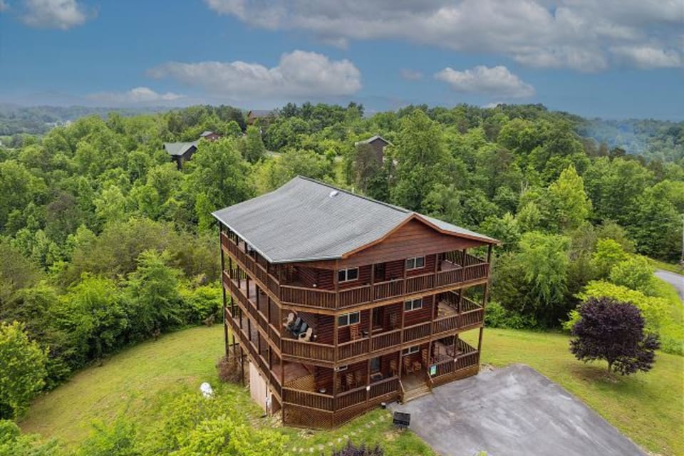 Pictures don't do this cabin justice