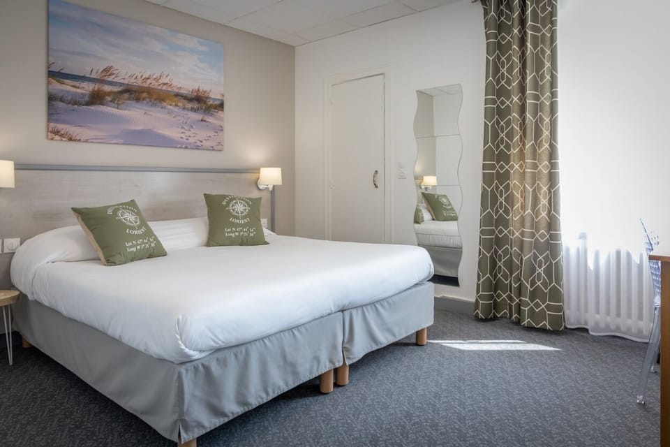 Comfort Double Room | Desk, soundproofing, free WiFi, bed sheets