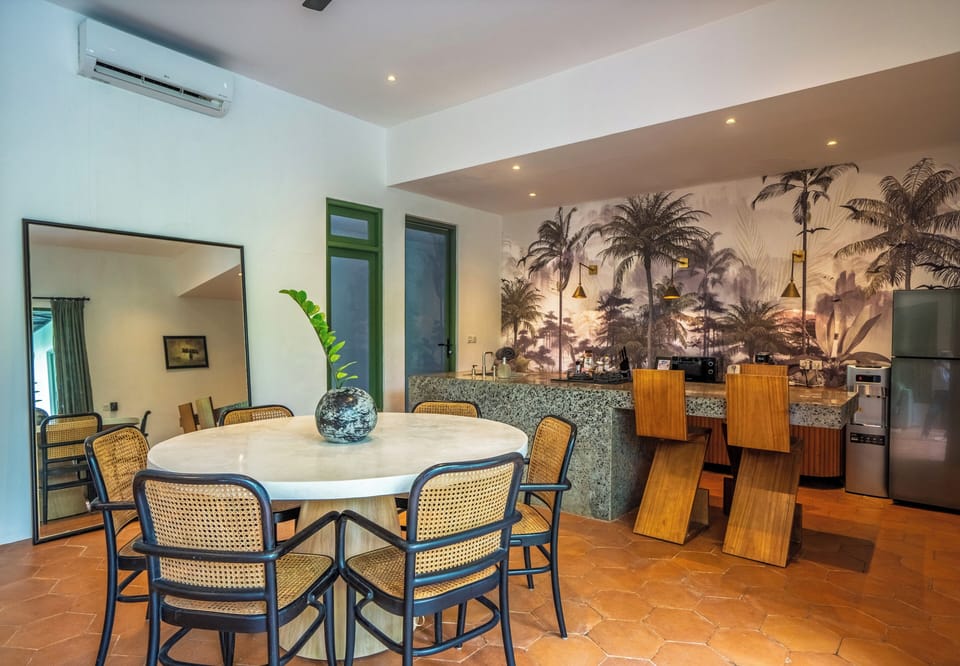 Villa, 3 Bedrooms | Dining room