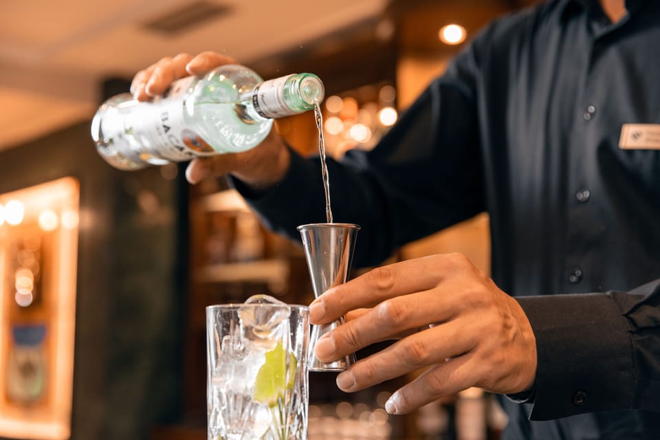 Cocktail bar