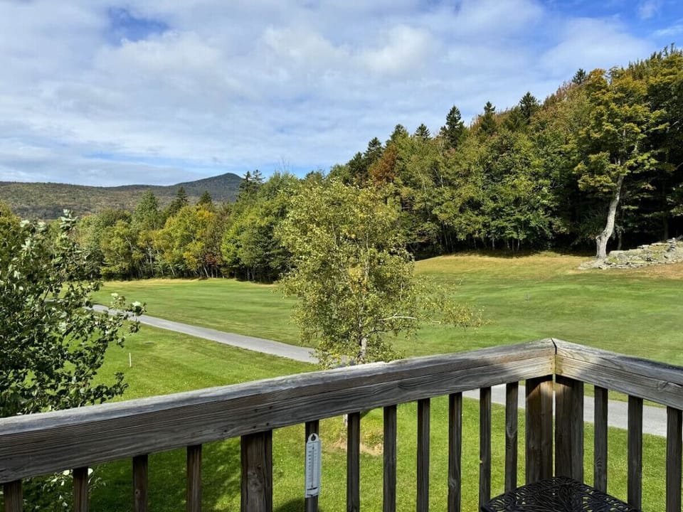 Amazing Golf and Mountain views from deck