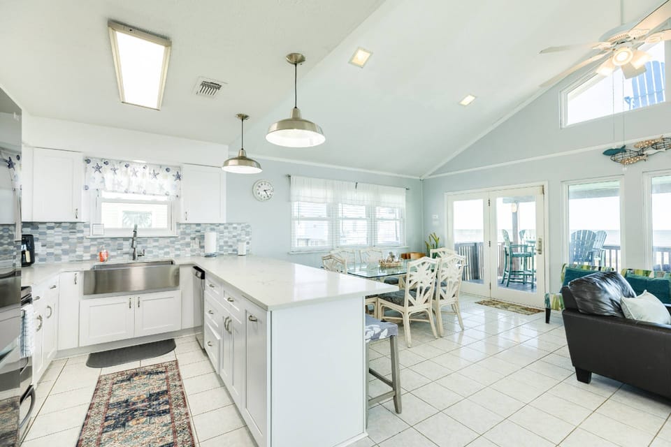 Open kitchen and area