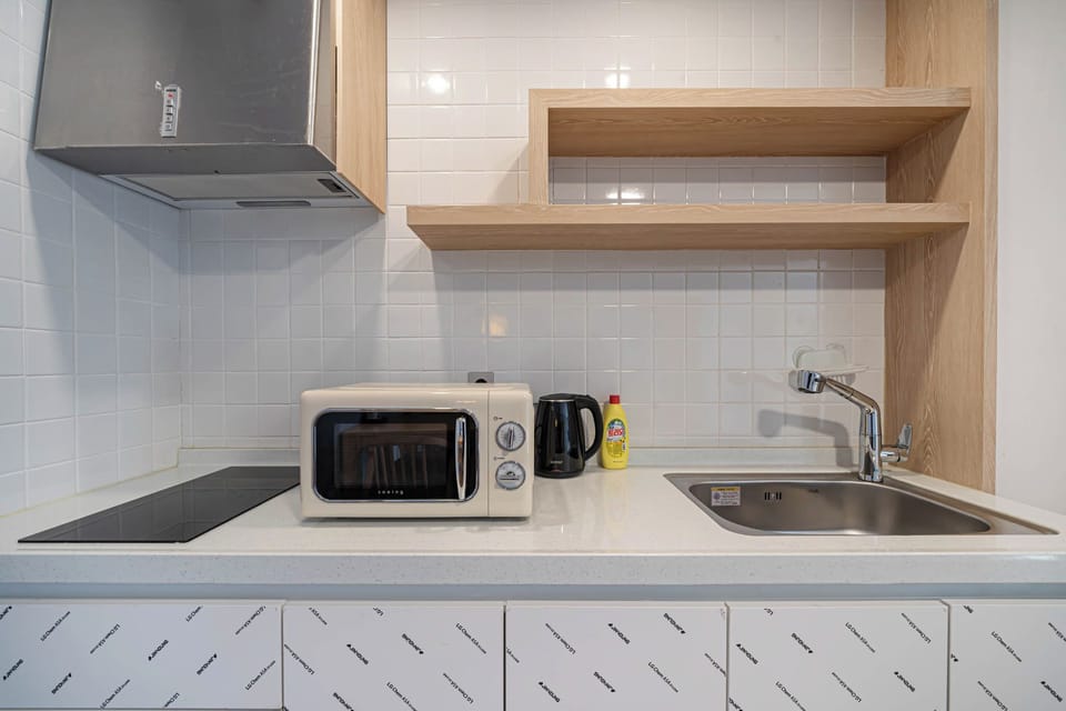 Garden Suite - Ocean Family 2 Room | Private kitchen | Mini-fridge