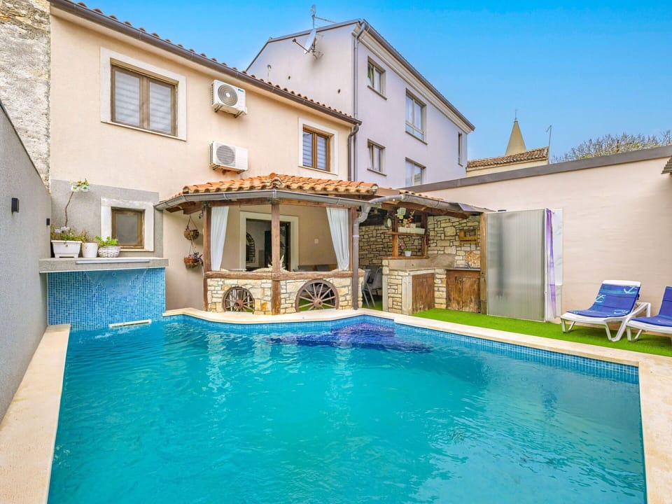 Water, Sky, Furniture, Window, Plant, Property, Blue, Building, Swimming Pool, Chair